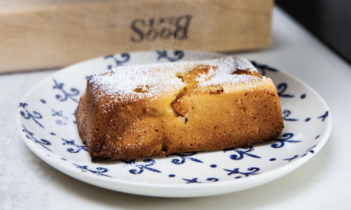 Almond Cake with Apricots